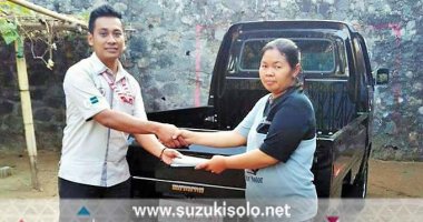 Terima kasih kluarga ibu Ngatiyem, pengusaha sayur yang telah membeli mobil Suzuki New Carry Pick Up tipe FD dengan Simblo - Team Bambang Pram, Sales mobil Suzuki Solo Indonesia Utama